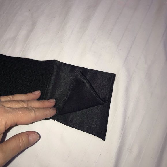 Black satin trim top - Picture 4 of 5